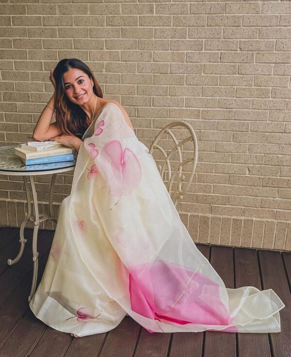 Hand Painted Saare
