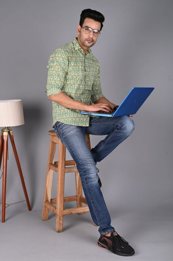 PRINTED SHIRT