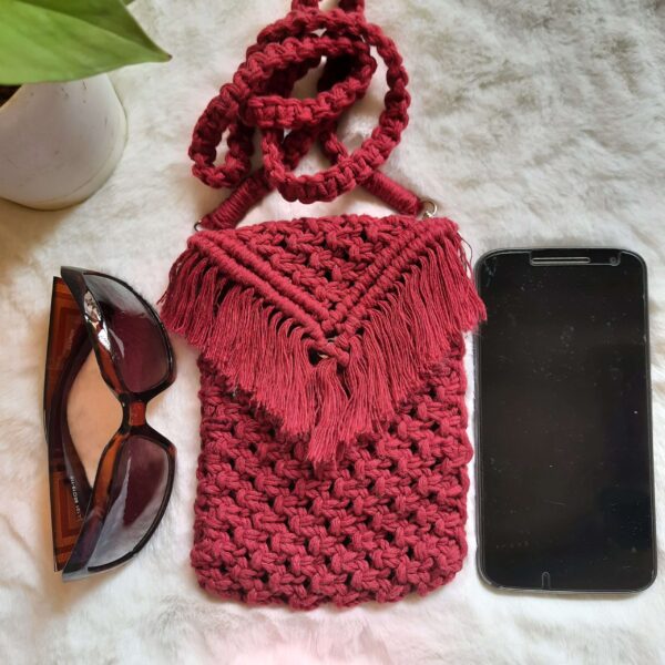 Macrame Mobile Pouch