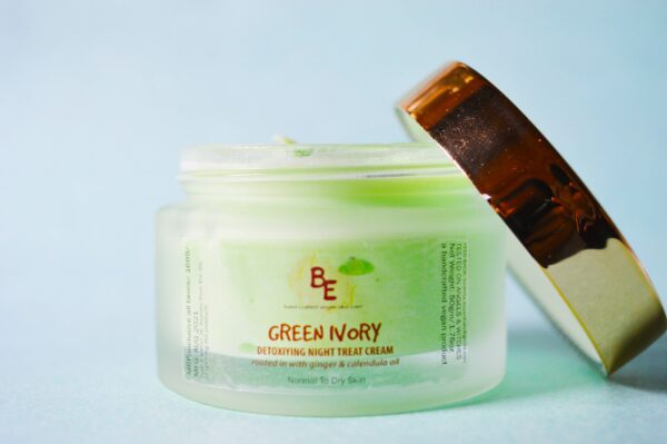 BE’S GREEN IVORY DETOXIFYING NIGHT TREAT CREAM