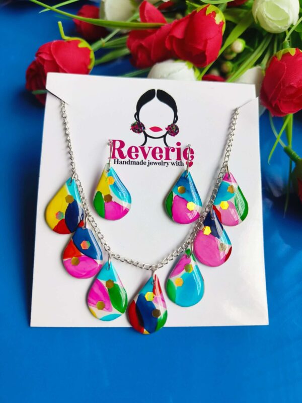 Women handmade necklace set