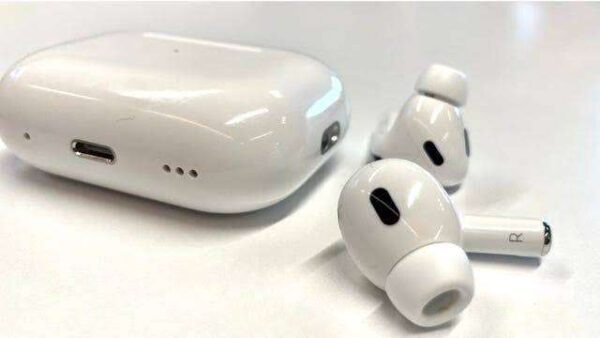AirPods Pro (2nd generation) with Spatial Audio Bluetooth Headset  (White, True Wireless)