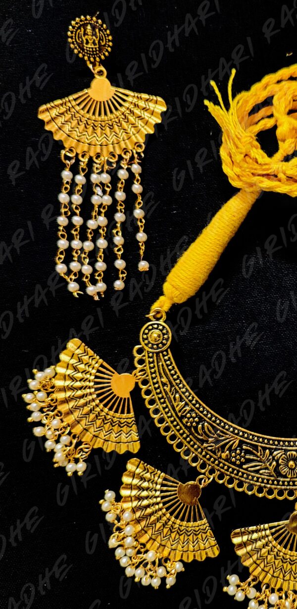 ANTIQUE GOLDEN HASLI JEWELLERY SET