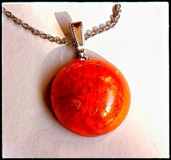 Handmade orange/golden resin pendant locket with earrings ✨️ by Artecraft