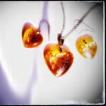 Handmade orange glittering resin pendant locket with earrings ✨️ by Artecraft