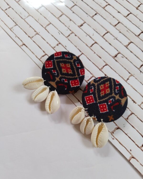 Rainvas Blue and red printed shells studs earrings