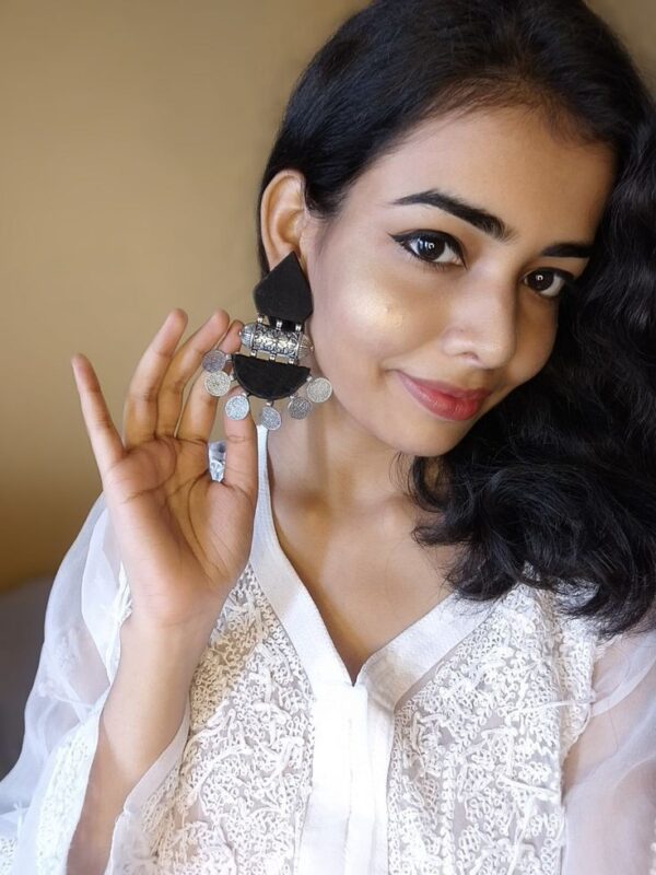 Rainvas Black and silver heavy earrings for women