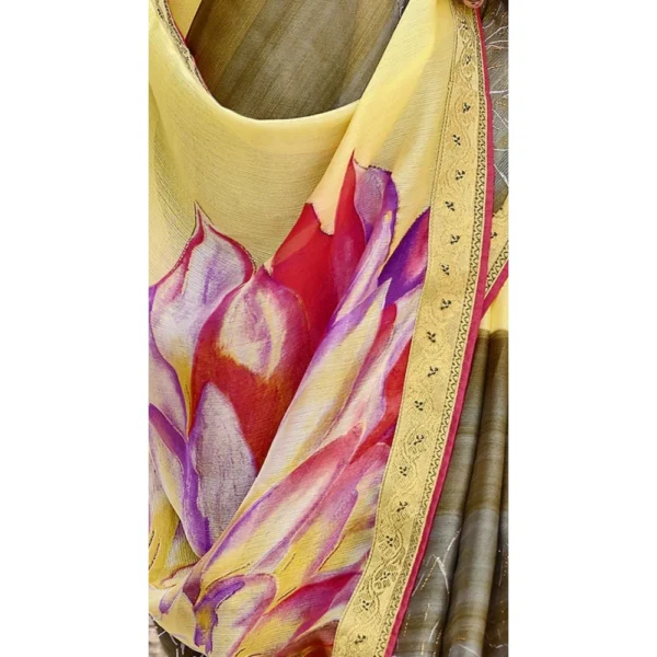 Women's Moss Chiffon Floral Printed Foil Embellished Latkan on pallu Saree With Blouse (Light Yellow, 5-6 Mtrs)
