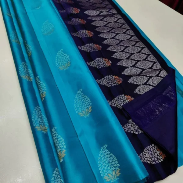Women's Borderless Kanjivaram Silk Sarees With Unstitched Blouse (Blue)