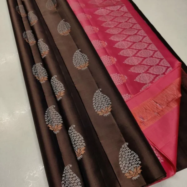 Women's Borderless Kanjivaram Silk Sarees With Unstitched Blouse (Brown)