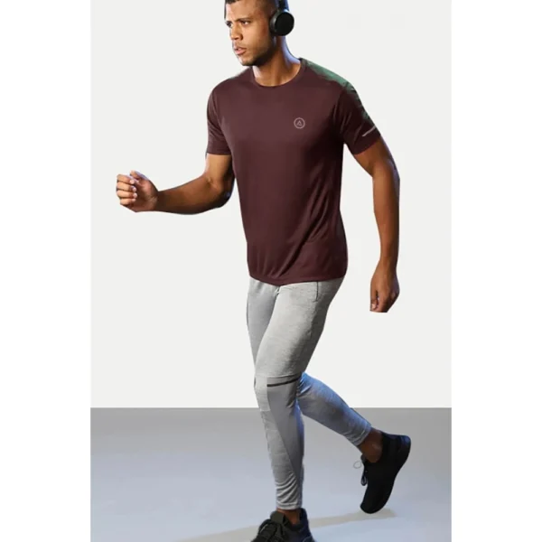 Men's Casual Half sleeve Solid Polyester Crew Neck T-shirt (Maroon)