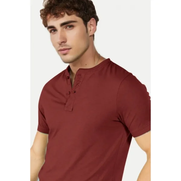 Men's Casual Half sleeve Solid Cotton Henley Neck T-shirt (Maroon)