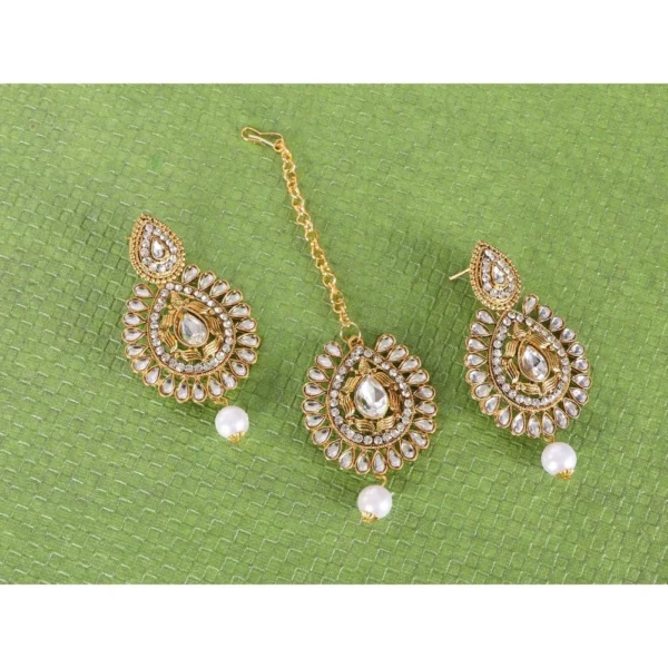 Women's Rose Gold Plated Alloy Kundan Earrings & Mangtikka (White)