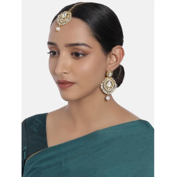 Women's Rose Gold Plated Alloy Kundan Earrings & Mangtikka (White)