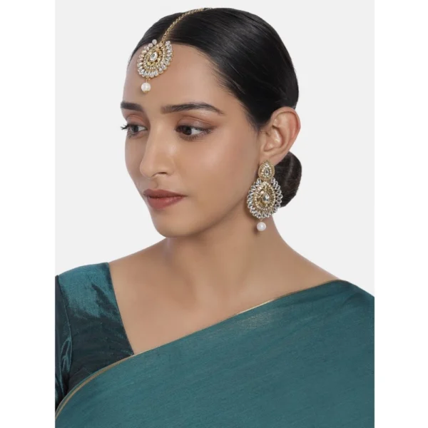 Women's Rose Gold Plated Alloy Kundan Earrings & Mangtikka (White)