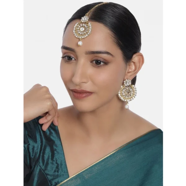 Women's Rose Gold Plated Alloy Kundan Earrings & Mangtikka (White)