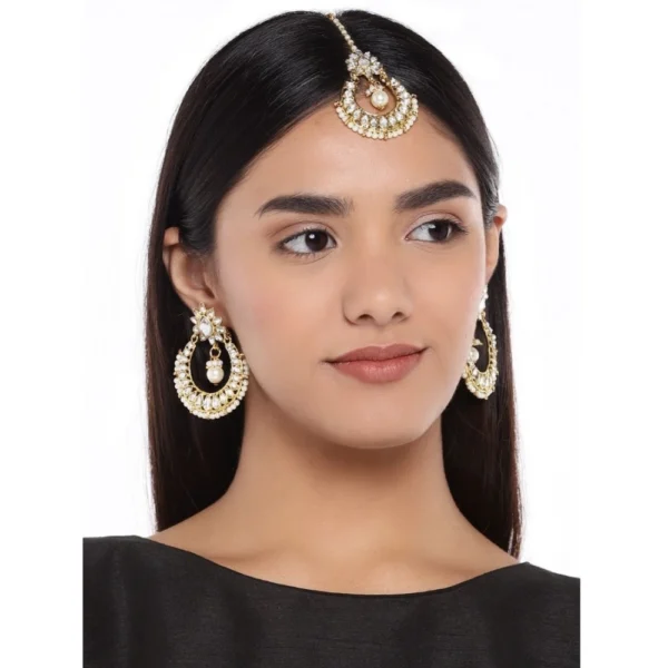 Women's Rose Gold Plated Alloy Kundan Earrings & Mangtikka (White)