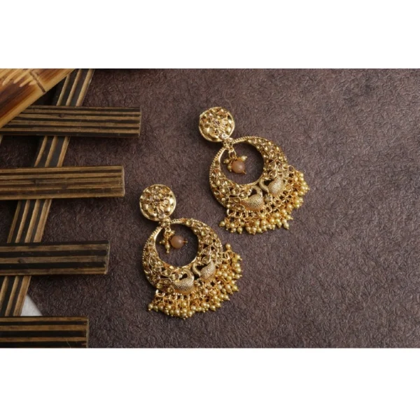 Women's Rose Gold Plated Alloy Earrings (Gold)