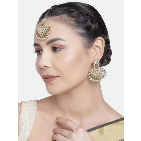 Women's Rose Gold Plated Alloy Kundan Earrings & Mangtikka (White)