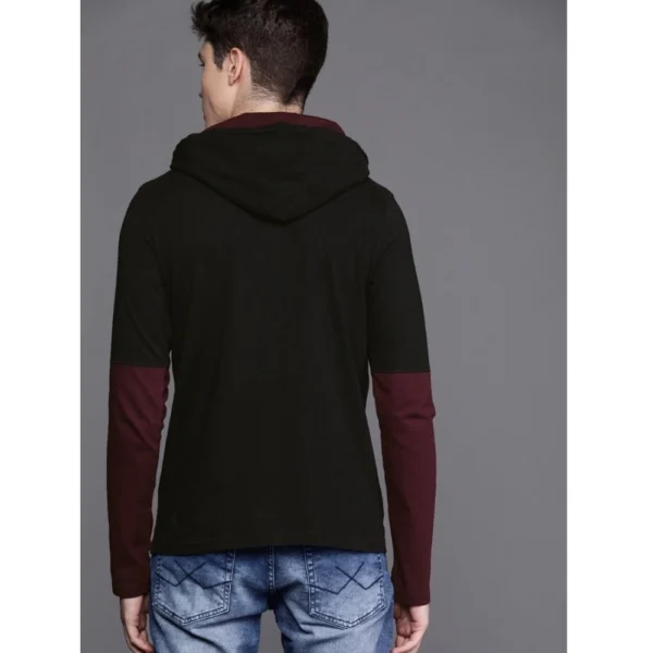 Men's Casual Colorblock Cotton Blend Hooded Neck T-shirt (Maroon & Black)