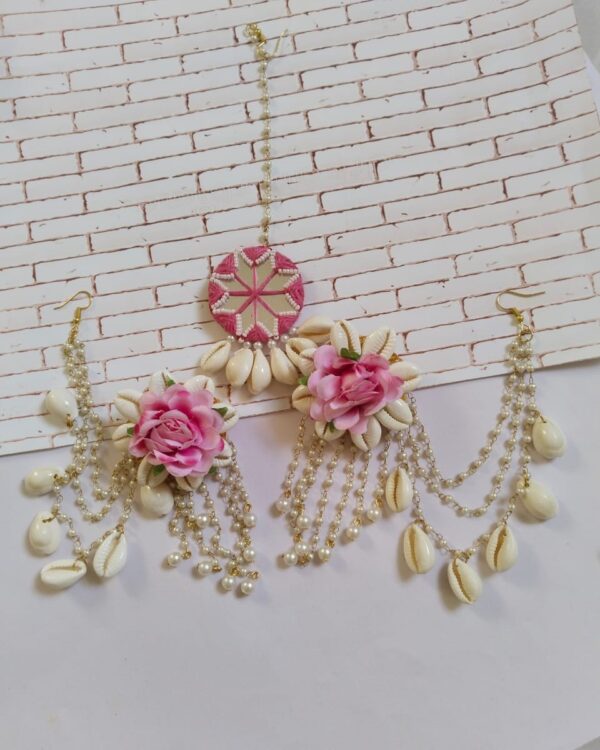 Rainvas rose floral earrings mangtika set in white pink with chain