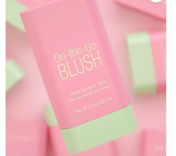 On the glow Fleur blush