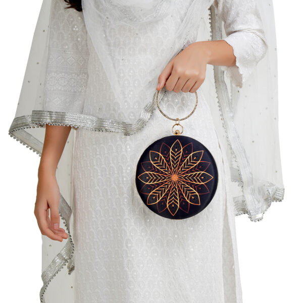 Vistu Woman Geometric Art Clutch