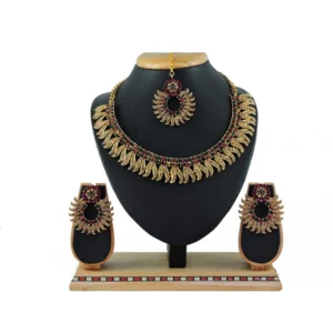 Women's Alloy Necklace set (Maroon,Green)