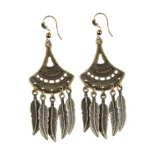 Women's Gold Plated Leaf Design Earring (Color: Gold)