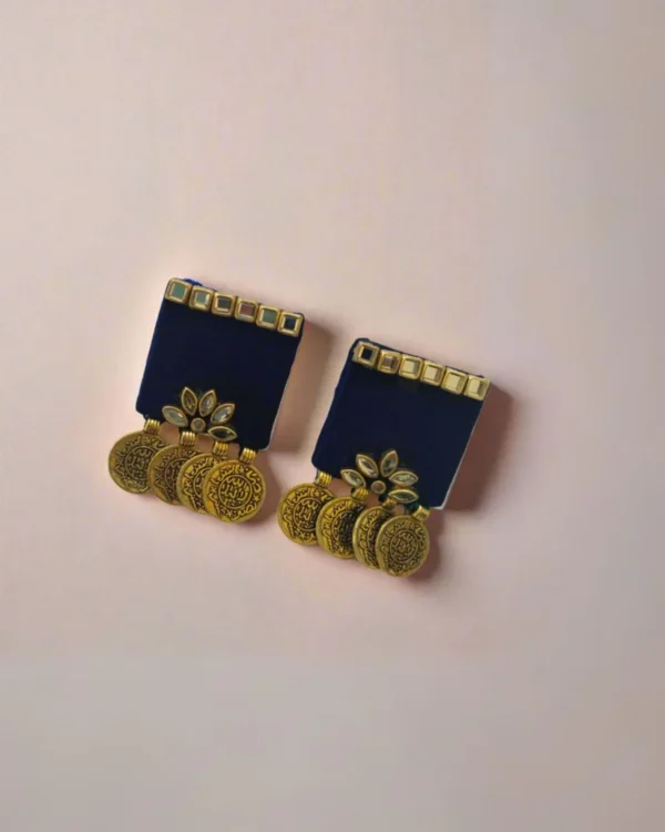 Rainvas Black earrings with golden bottom