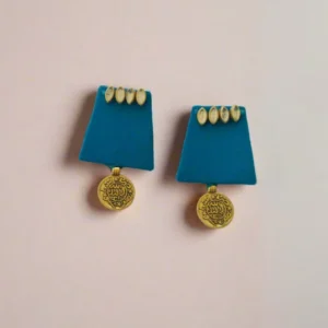 Rainvas Kundan simple golden coin studs earrings blue