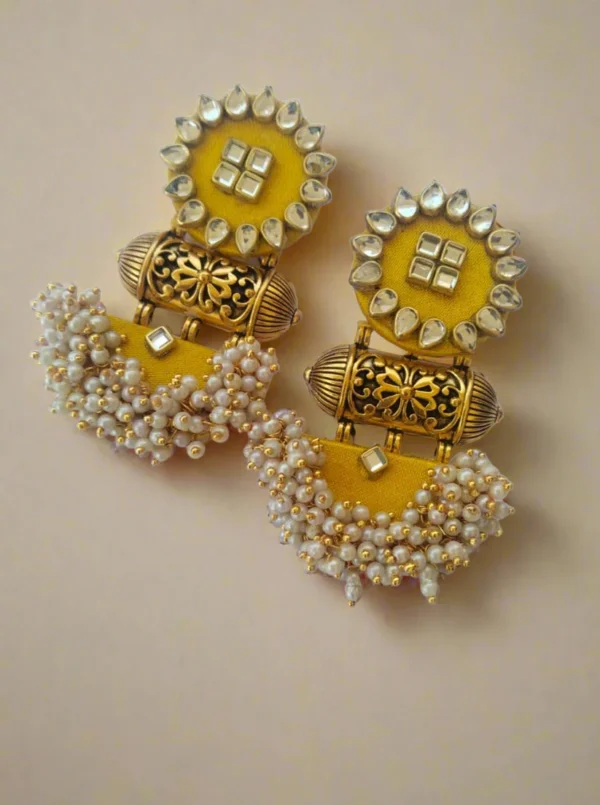 Rainvas Yellow kundan and beads jhumka