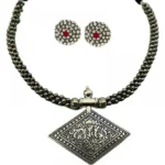 Women's Short Necklace And Earing Set