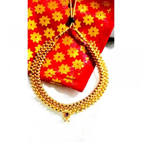 Women's Short Necklace And Earing Set